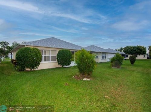 5777 Travelers Way, Fort Pierce FL 34982-4051 exterior