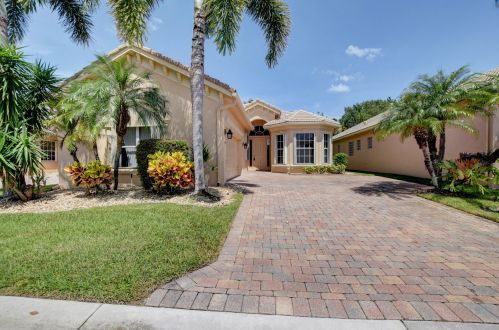 10042 Armani Dr, Boynton Beach, FL 33437-3742