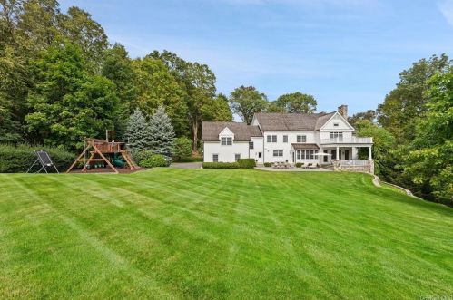 5 Dellwood Farm Way, Armonk NY 10504-1249 exterior