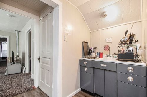 1010 Alpine Ave, Grand Rapids MI 49504-4140 exterior