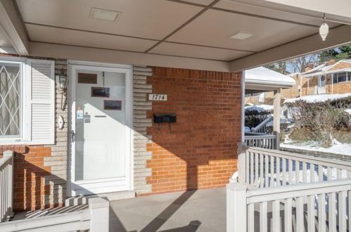 1714 Arnold St, Pittsburgh, PA 15205-3402