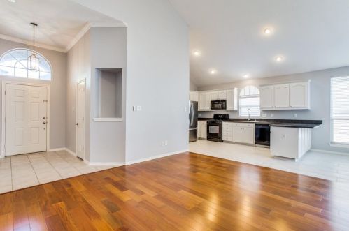 7041 Chapelridge Dr, Dallas, TX 75249-2614