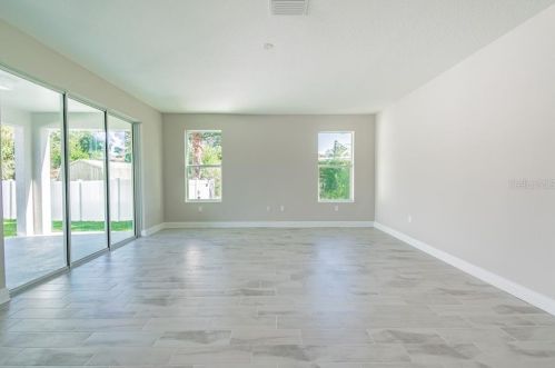 3606 Himes Ave, Tampa FL 33607-6607 exterior