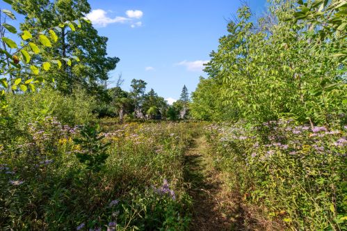 9555 Range Line Rd, Milwaukee WI 53209-2619 exterior