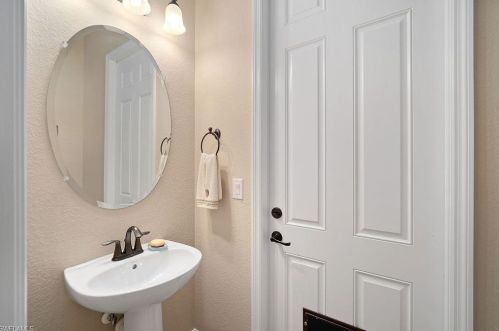 10106 Biscayne Bay Ln, Naples FL 34120-3754 exterior