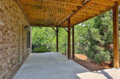 3573 Brookleigh Ln, Atlanta GA 30319-2219 exterior