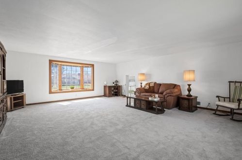 238 Commonwealth Ave, Pittsburgh, PA 15122-1928