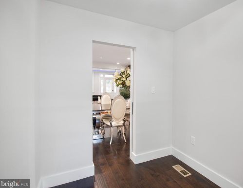 2911 17th St, Washington DC  20018-1825 exterior