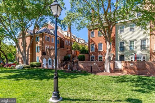 13 Wilkes St, Alexandria, VA 22314-3853