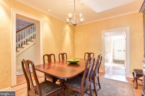 1103 Prince St, Alexandria VA 22314-2934 exterior