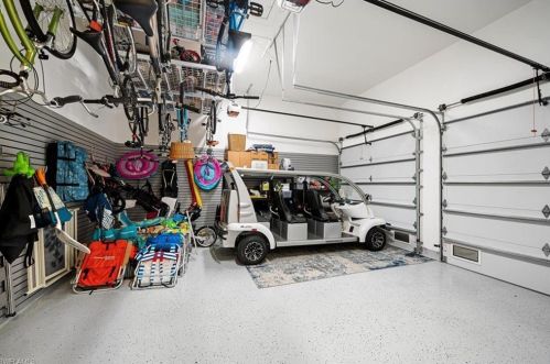 1230 Gulf Shore Blvd, Naples FL exterior