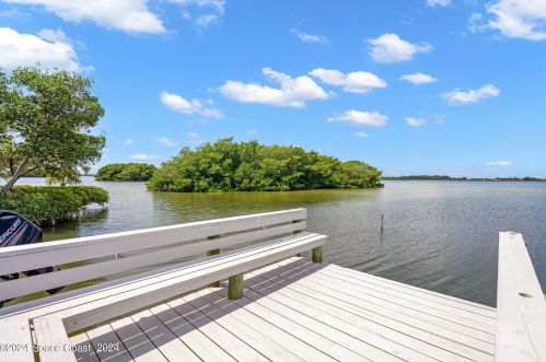 2945 Newfound Harbor Dr, Merritt Island FL 32952-2861 exterior