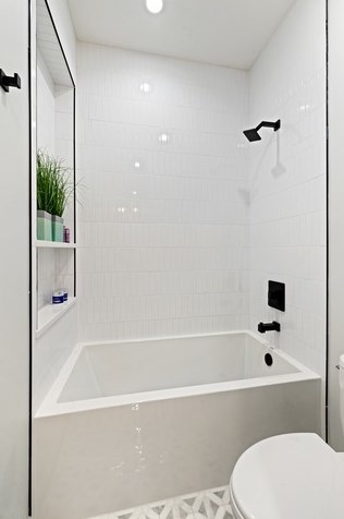 2236 Kenmore Ave, Chicago IL  60614-3505 exterior