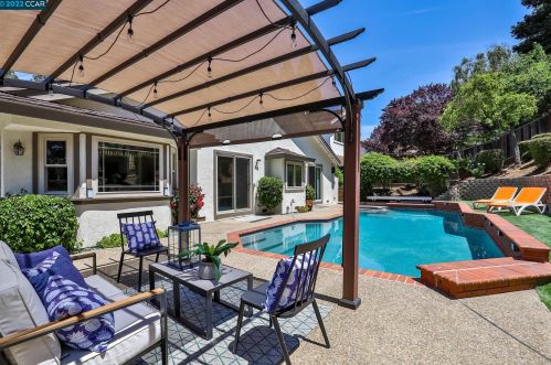 3020 Shetland Dr, Concord CA 94523-1606 exterior