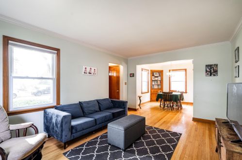 2821 79th St, Milwaukee, WI 53222-4901