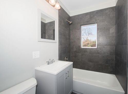 1821 11 Ave, Broadview IL 60153-3109 exterior