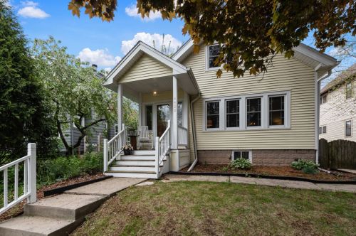 4422 Bartlett Ave, Milwaukee, WI 53211-1507