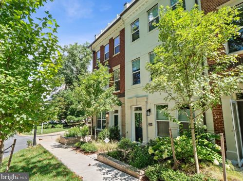 10346 Grosvenor Pl, Rockville MD 20852 exterior