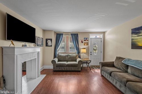 1118 2nd St, Philadelphia PA 19133-0033 exterior