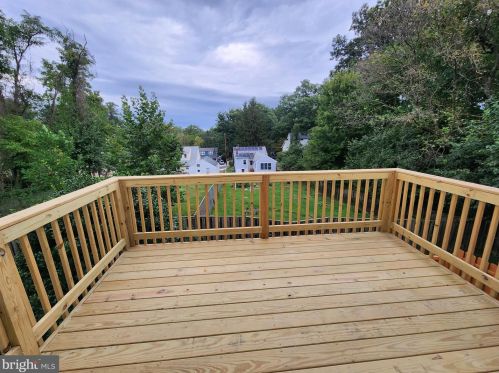 8124 Bonaire Ct, Silver Spring MD 20910-4663 exterior