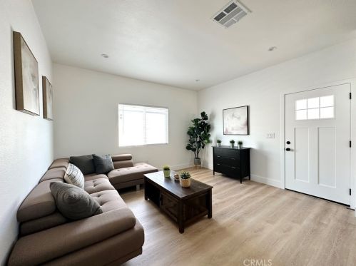 14081 Carfax Ave, Tustin CA  92780-5123 exterior