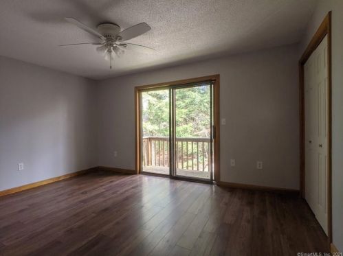 13 Bailey Rd, Enfield CT 06082-4818 exterior