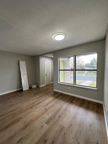 5709 Alsace Trl, Austin TX 78724-6124 exterior