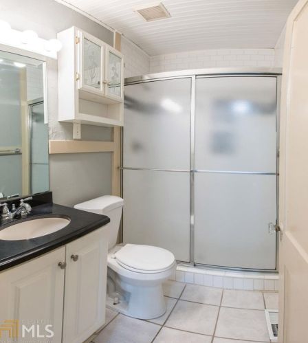 1069 Hemphill Ave, Atlanta GA 30318-5441 exterior