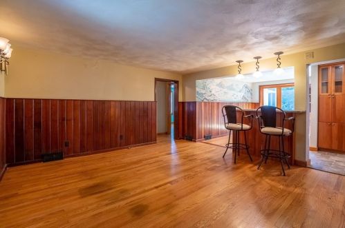 25 Chestnut St, West Springfield MA 01089-2804 exterior