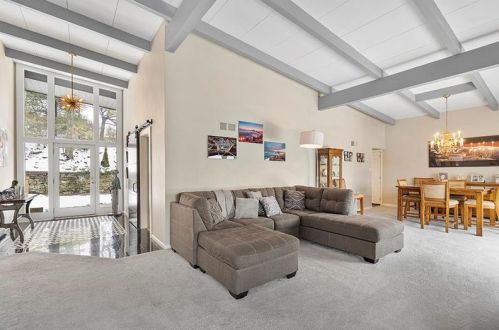 44 Churchill Rd, Pittsburgh PA 15235-5338 exterior