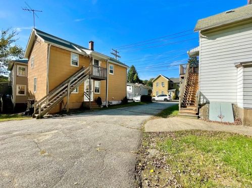 22 8 St, Derby CT 06418-1206 exterior