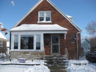 10941 Ridgeway Ave, Chicago, IL 60655-4024
