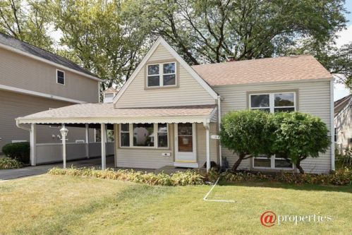 114 Oakland Grv, Elmhurst IL  60126-3011 exterior