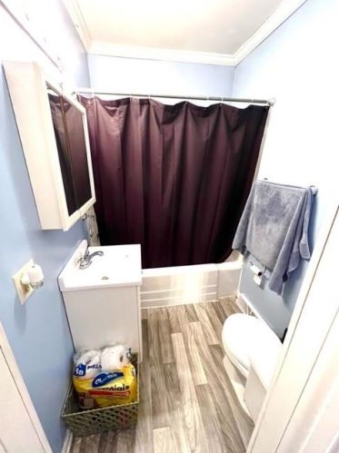 504 Abbey St, Meskegon MI 49442-2108 exterior