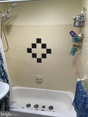 6530 Keystone St, Philadelphia PA 19135-2422 exterior