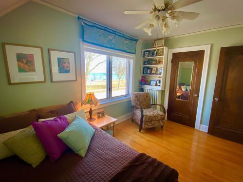 2751 Shr Dr, Milwaukee WI 53207-3007 exterior