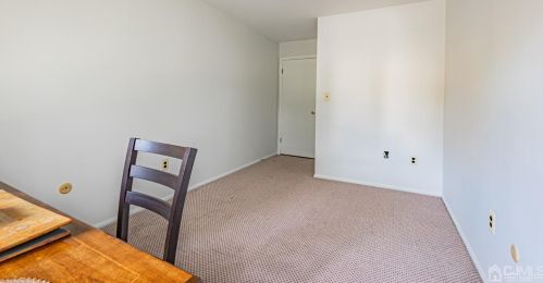 7 Meredith Rd, Edison NJ 08817-2231 exterior