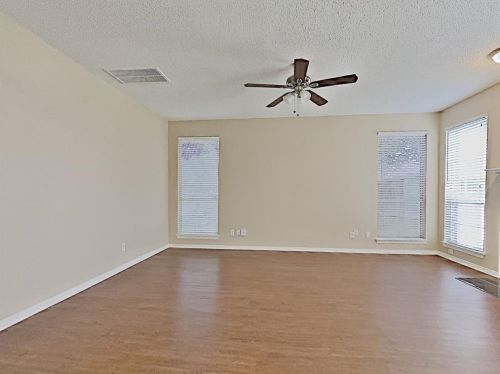 4008 Briarbend Rd, Dallas TX  75287-3901 exterior