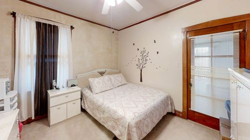 4617 Wrightwood Ave, Chicago IL 60639-1844 exterior