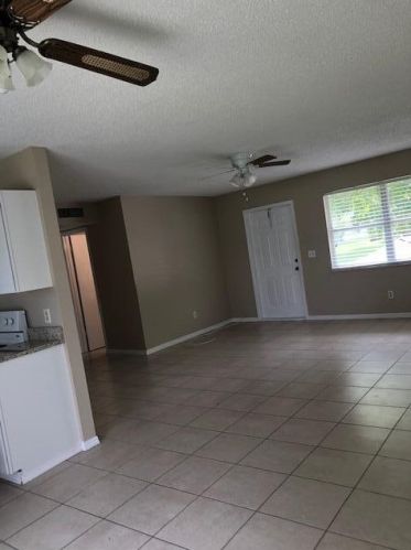 1125 Colorado Ave, Fort Pierce FL 34953-1806 exterior