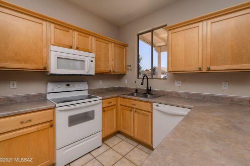 8822 Lions Spring Pl, Tucson AZ  85747-5658 exterior