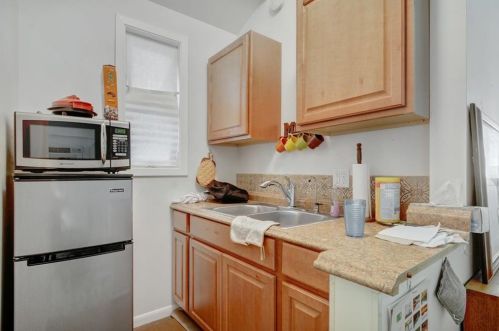 1503 Alta Vis Ave, Austin TX 78704-5228 exterior