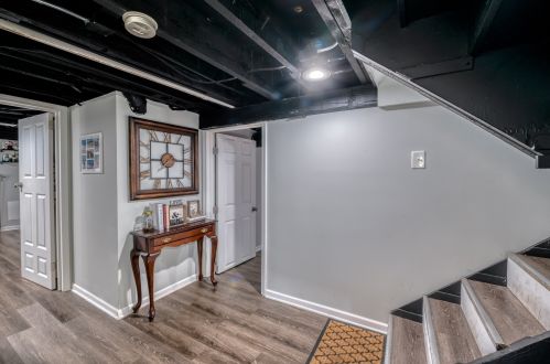 175 Pick Ave, Elmhurst IL 60126-3018 exterior