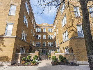 1432 Roscoe St, Chicago IL  60657-1330 exterior