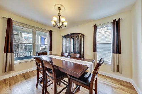 4253 Kolmar Ave, Chicago IL 60712-4702 exterior