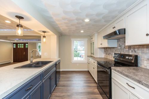 129 Main St, Coventry RI 02816-7850 exterior