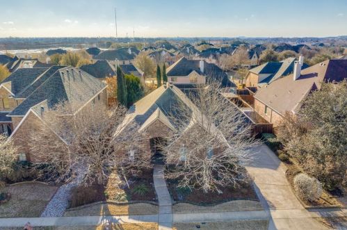 15867 Christopher Ln, Frisco TX 75035-3625 exterior