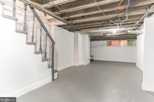 6225 Delancey St, Philadelphia PA 19143-1019 exterior