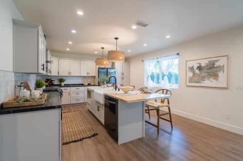 14291 Prospect Ave, Tustin CA  92780-2316 exterior