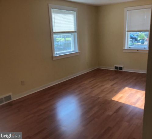 1112 Parkway Ave, Trenton, NJ 08628-3004